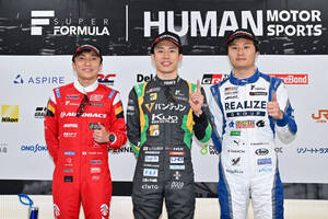 ライバルの連勝を止めた坪井「流れが変わったかも」。野尻は予選のウイング破損を悔やむ【SF第5戦決勝会見】