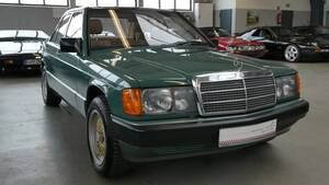 【このベビーベンツなんぼ？】この1989年製メルセデス190欲しいかもー　低走行距離＆良好なコンディションがそそる・・・
