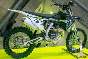 トライアンフがオフロードバイク界に本格進出か!? モトクロス競技車両「TF450 RC」に感じる「名門ブランドの強い意気込み」とは？