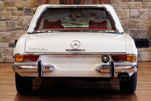 メルセデス・ベンツ「280SL」が約2580万円で落札！クラシックカーを初所有するクルマ好き富裕層に人気のモデル