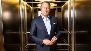 【BMW CEOインタビュー】内燃機関車の禁止は「危険な誤った方向性」　BMWのCEOが電気自動車、規制、競争力について率直に語る