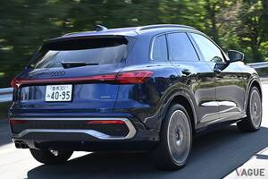 ドイツ発“プレミアムミッドサイズSUV”の後席は快適？ ロングドライブは楽にこなせる？ アウディの人気モデル新型「Q5」のリアシート“居住性”をチェック
