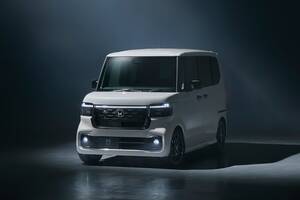 【価格は206万3600円から】ホンダNボックス・カスタムにブラックアクセントの価格は様車『ブラックスタイル』登場