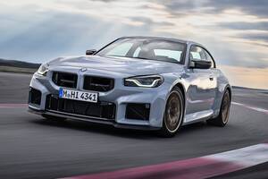 究極の「駆けぬける歓び」でアドレナリンがほとばしる！ BMW M2クーペ最強モデル「M2 CS」が日本上陸！限定87台 【ジャパンモビリティショー2025】