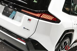 トヨタが新型「RAV4」を日本初公開！ 全長4.6mの「ちょうどイイサイズ」でまもなく発売！ JMS2025で先行披露の“新型SUV”「一番人気」グレードは？