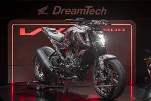 ホンダ“電動過給器付きV3エンジン”搭載車を世界初公開！ 「V3R 900 E-Compressor Prototype」を登場【EICMA2025】