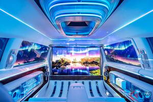 ライバルは「次世代LS」!? 新「“高級”ミニバン」日本初公開！ 極上“ラウンジ”×巨大スクリーン採用！ 次期型「Vクラス」!? メルセデス・ベンツを示すコンセプト「ヴィジョンV」登場