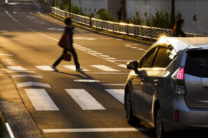 「横断歩道で車が止まってくれる率」過去最高56.7％に←よく今まで事故起きなかったね… JAF調査から見える「歩行者の自衛／運転者の怠惰」