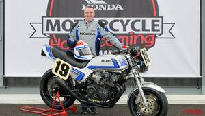 「#19は身体の一部」フレディ・スペンサー、伝説のCB750Fデイトナレーサーを語る【エンジン始動動画付き】