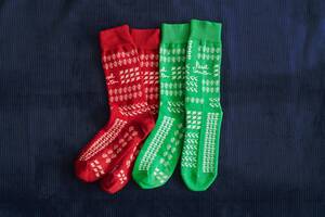 アートワークと鮮色で秋を彩る、ポール・スミス──2025年の秋冬スタイルを小物でアップデートする