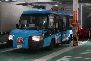 「保険も複数に加入しています」 線路も道路も走れる特殊マイクロバスの「東京出張」どう実現？ お値段1.2億円「DMV」旅行の一部始終