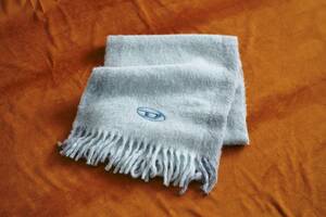 自由なデザインと機能美が交差するディーゼル──2025年の秋冬スタイルを小物でアップデートする