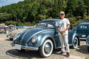 娘の「継ぎたい」で蘇った1954年式“オーバル”ビートル。空冷VWが結ぶ25年の数奇な縁【愛車群像】