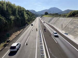 「やけに長～いICランプ」も4車線化！ 東九州道の「本線じゃない区間」12月に完成 大分