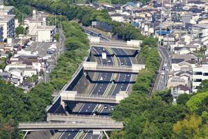 「すごい衝突事故…」 山陽道が一時「通行止め！」大型車など「3台が巻き込まれた」上り線は車線が完全封鎖…国道54号も混雑発生中