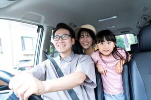 5人乗り車で「6人乗れる」理由とは？ 子どもを乗せるときの定員計算、法的にはOKでも安全対策が必須なワケ