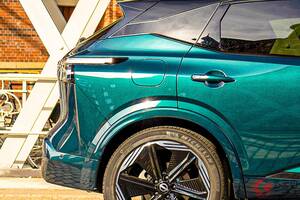 約700万円！ 日産“新”「“コンパクト”SUV」発表！ 全長4.4m級の「ちょうどいいサイズ」＆1.5リッター「直3」搭載の「キャシュカイ」独国に登場