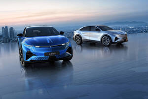 3モーター搭載の4輪駆動！アルピーヌ新型電動スポーツファストバック「A390」が受注開始