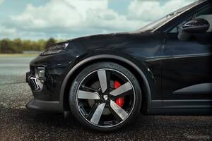 ポルシェ『マカン』新型、コンチネンタル製サマータイヤを純正装着