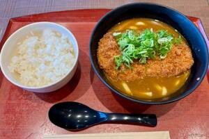 外さない味の圏央道「厚木PA」で「カツカレーうどん」に大満足！　しかも「追い飯」付き！