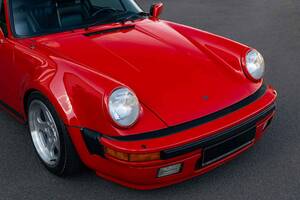 生産台数10台以下のRUFが存在した！「BTR」や「CTR」ではないニッチな「911カレラ 3.2」が誕生した理由とは？