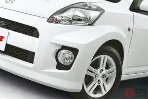 当時184万円で5速MTのみ！ ダイハツ「“激ハヤ”コンパクトカー」がスゴい！ 高性能4WD×「930ccターボ」搭載！ ムダ装備全カットで色気“ゼロ”！ 走り特化な「ブーンX4」とは