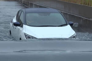 特にアンダーパス要注意！“道路の冠水”実験で最後まで抜け切れた車両は意外な結果だった!?