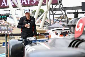ジーン・ハースのF1愛は健在。度重なるチーム買収オファーに「彼はウンザリしている」と小松礼雄代表明かす