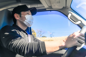 「マスク外せない」職業ドライバー襲う熱中症リスク 猛暑でも外すことを許さない“圧力”