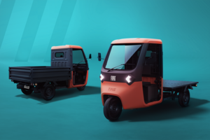 フィアットの新型はまさかの電動3輪車！ レトロでカワイイ超軽量商用車「トリス」が登場【新車ニュース】