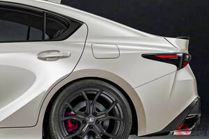【カナダ】5リッター“V8”搭載！ レクサス新「スポーティ“セダン”」発表！ “LFA”デザイン採用＆パフォーマンス強化の「IS」！ 470馬力超えで”めちゃ楽しそう”な「究極モデル」登場