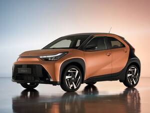 日本でも乗りたくなるカワイさ！ トヨタの新型「アイゴX」ハイブリッドモデルに注目