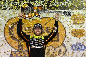 ペンスキー“最後の男”不運続きのブレイニーが今季初優勝で3台全車がプレーオフ進出へ／NASCAR