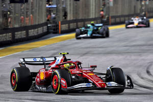 ハミルトンに5秒のタイムペナルティ下る。アロンソが7位に繰り上がる／F1シンガポールGP