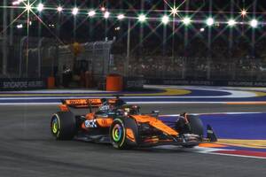 クラッシュで赤旗2回のセッションも、ピアストリが最速。レッドブル角田裕毅11番手｜F1シンガポールGP FP2