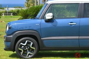 215から！ スズキ新型「コンパクトSUV」発表！ 精悍顔×「大幅刷新の内装」がイイ！ “新たなパワトレ”で「リッター約23キロ」に進化！ 装備拡充で実用性アップの新型「クロスビー」従来となにが違う？