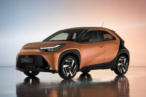 【欧州イチの環境性能】トヨタが新型アイゴXハイブリッドを発表、マニュアル仕様は廃止