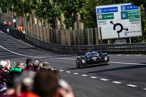 午後は一転、赤旗3度の荒れ模様。8号車トヨタが0.5秒差の最速タイムでテストデーを締める