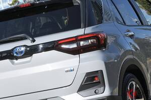 新車180万円から！ トヨタ「最小SUV」がスゴい！ 全長4m以下の“ちょうどいいボディ”に「めちゃ広ッ室内空間」採用！ 唯一の“大径ホイール”＆装備充実の最上級「ライズ Z」どんなモデル？