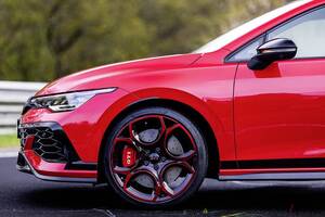 325馬力の歴代最強「ゴルフGTI」がニュルで“シビックタイプR”に迫る!? フォルクスワーゲンが誕生50周年記念モデル「エディション50」世界初公開