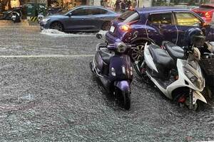 最近多発している大雨による冠水！ バイクで遭遇した際の対処法とは