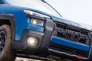 【米国】スバルが新型「ステーションワゴンSUV」初公開！ “ゴツゴツ”デザインにパワフルな水平対向ターボ搭載！  巨大「SUBARU」ロゴも採用した新型「アウトバック」どう進化した？