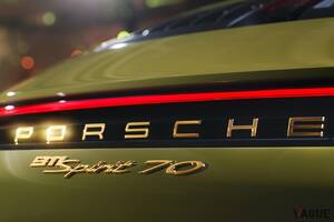 1970年代の伝説が蘇る!? ポルシェ「911スピリット70」予約受注開始 世界1500台の限定車は3341万円