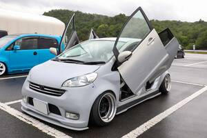 ダイハツ「ソニカ」を インパクト抜群のシザースドア4枚仕様！映える軽カー界のマイナー車!?