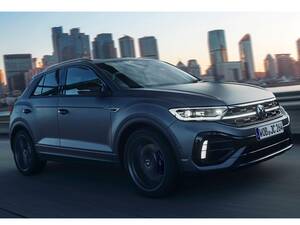 精悍さを極めたマットペイントの専用色も設定！フォルクスワーゲン「T-Roc R」の限定車「ブラックスタイルパフォーマンス」が登場