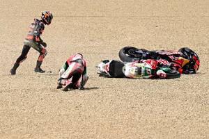 【MotoGP】KTM、アコスタ＆ビンダーのダブル転倒でスプリントは散々。バニャイヤと戦えるポテンシャルが無駄に？