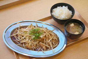 北陸自動車道上り・神田PA 「神田まんぷく食堂」：店名に偽りなしのボリューム満点メニューが勢揃い【SPめし】