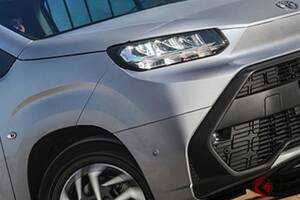 トヨタ新「“両側スライドドア”バン」発表！ 全長4.4m＆全長4.7mの“ちょうどいい2つのボディ”＆「めちゃ広ッ荷室空間」がサイコー！ 快適性＆利便性アップの「プロエースシティバン」スペイン仕様登場！