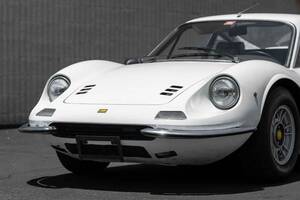 レストアすることが前提の「ディーノ246GT」でも落札価格は約3700万円！