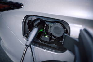 三菱自動車ら5社が日本初、家庭向けV2G&V2H実証開始！再エネ×電動車の可能性は？【自動車ニュースを読む】